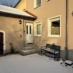 Gartenwohnung Am Radweg Stille Pauline Apartman *